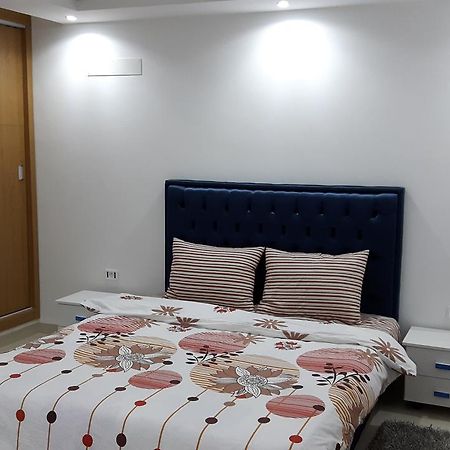Appartamento Ain Zaghouan Apart In Front Of Tunis Mall Lac 2 Esterno foto